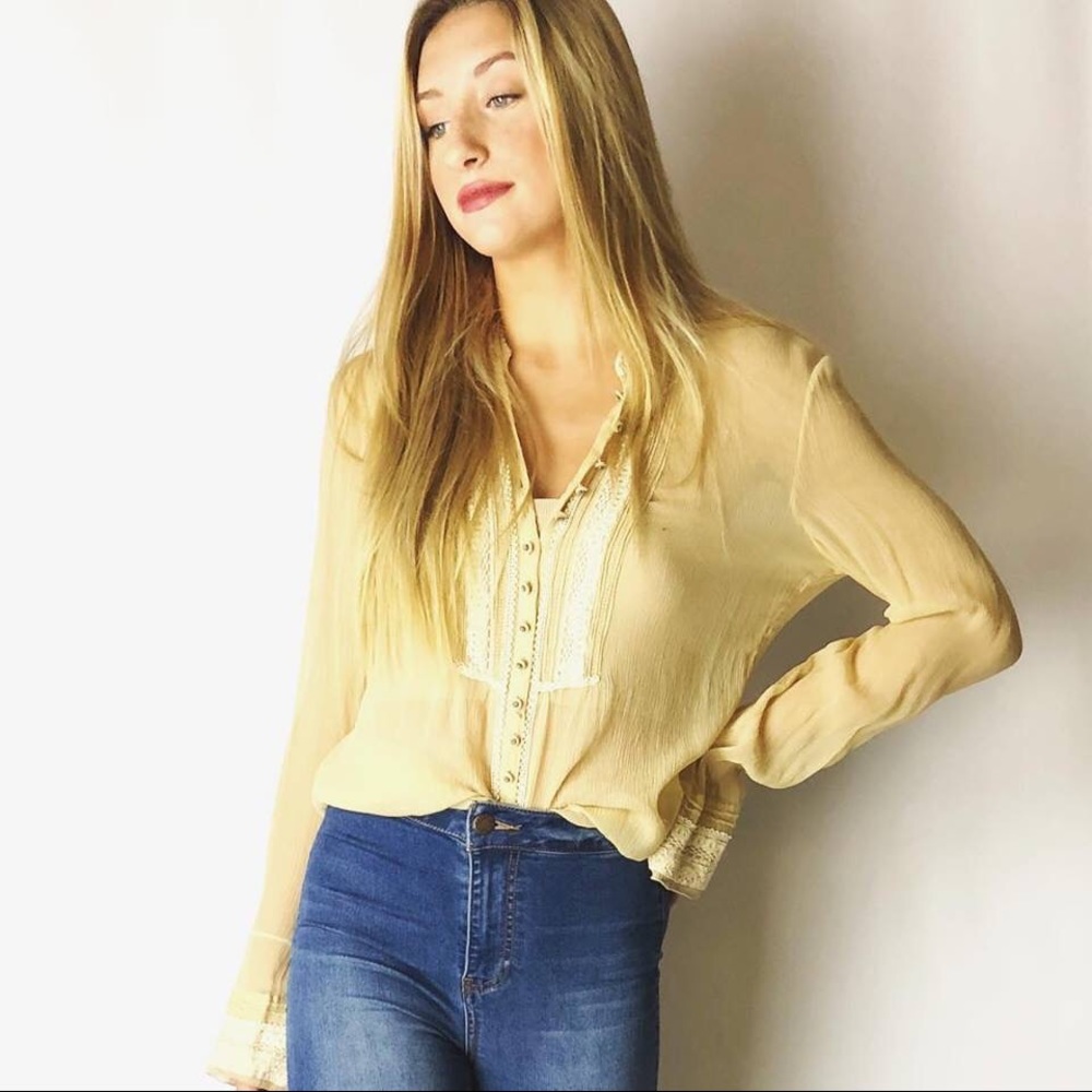 VINTAGE Tahari button up blouse